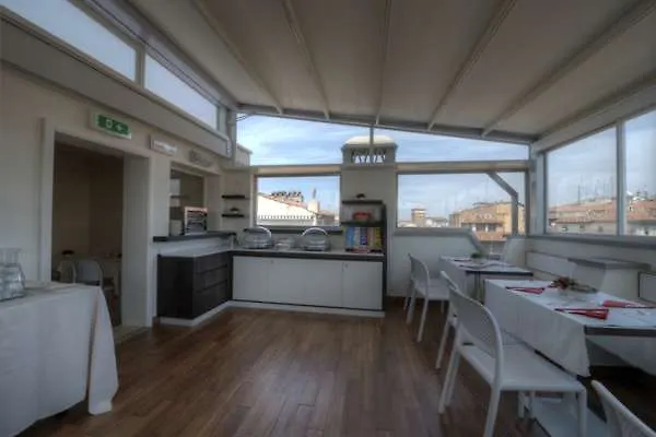 Della Signoria Hotell 3*