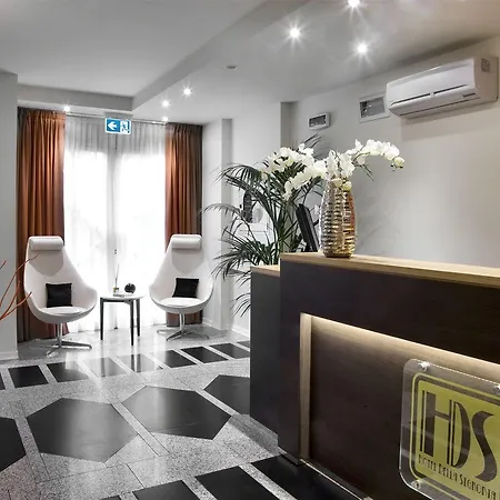 Della Signoria Hotel 3*